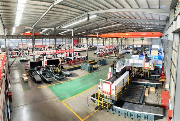 數控鉆銑床生產車間